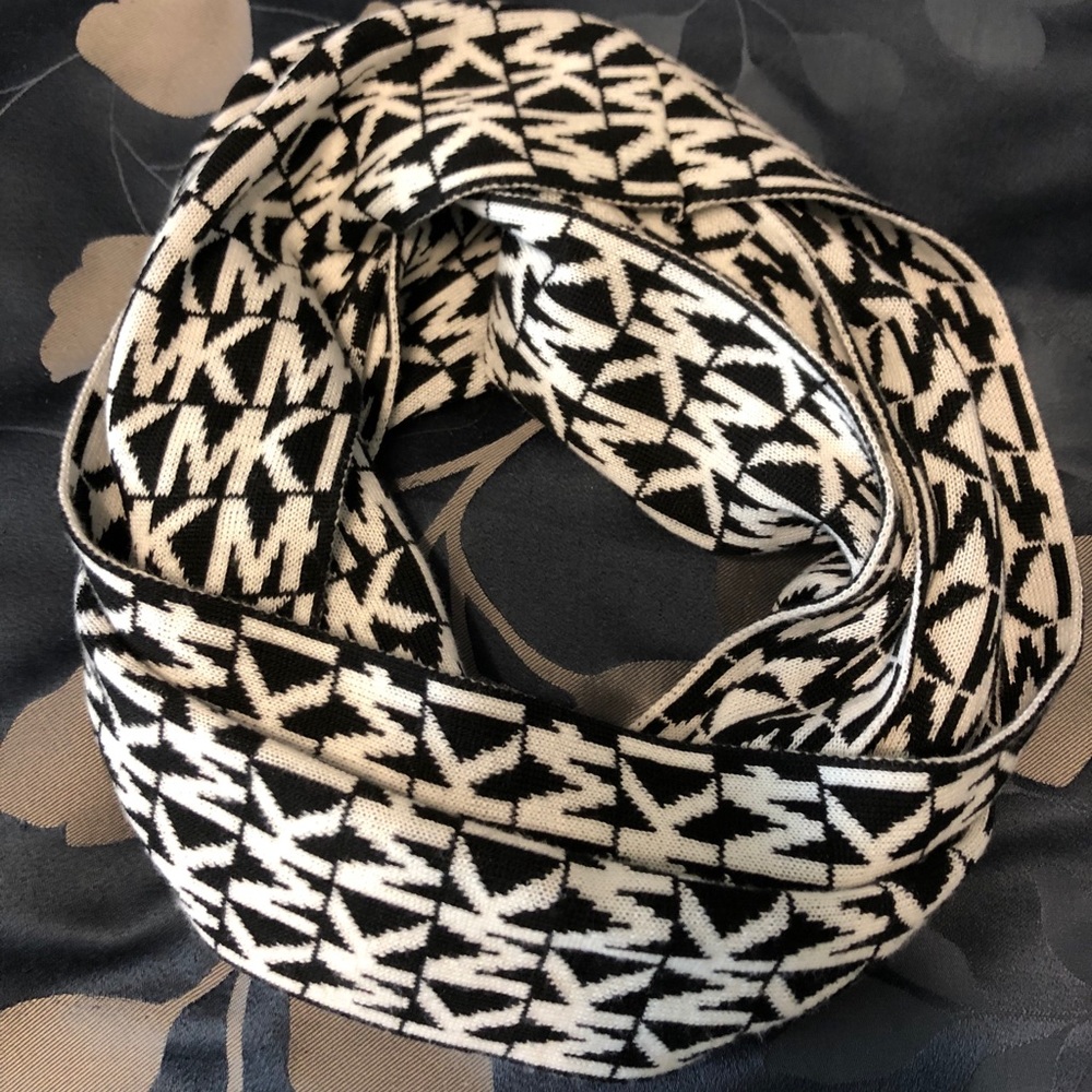Michael Kors infinity scarf- excellent condition